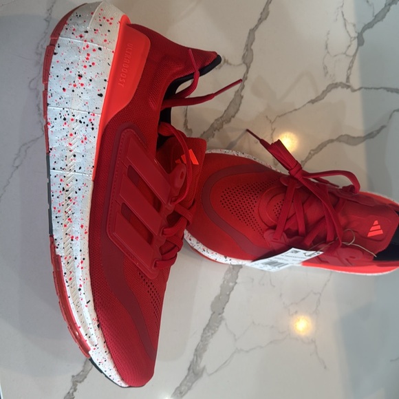 Adidas ultra boost light. Size 11 brand new - Picture 3 of 3